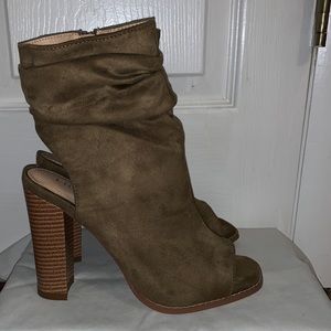 Never worn. Open toe and open heel bootie
